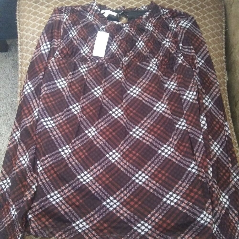 NWT Maurices top